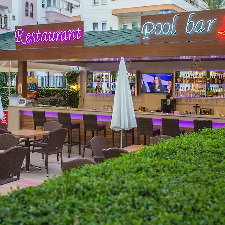 Novella Apartahotel *